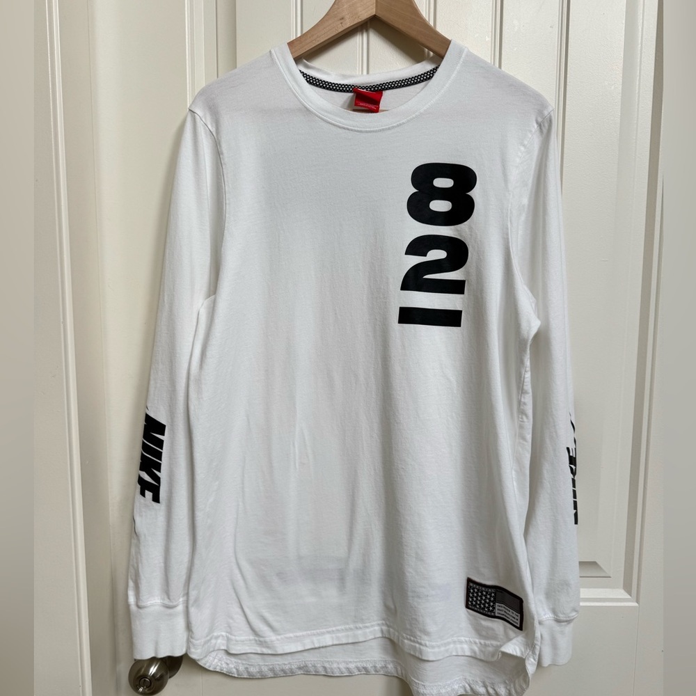 Nike Air 82 Pivot V3 “Modern Legend” Long Sleeve White Cotton T-Shirt. Size L